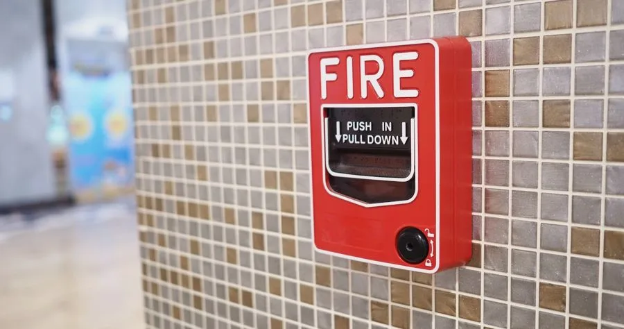niagara-falls-fire-alarm-monitoring A fire alarm representative of the fire alarm monitoring Axon Systems provides in Niagara Falls